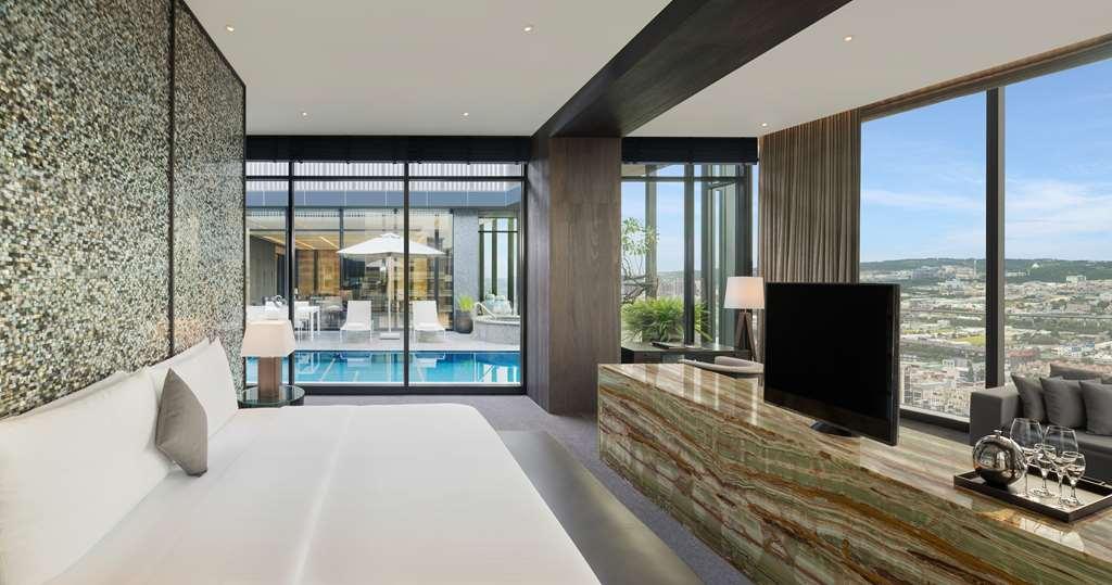The Lin Hotel Taichung Quarto foto The Sky Pool