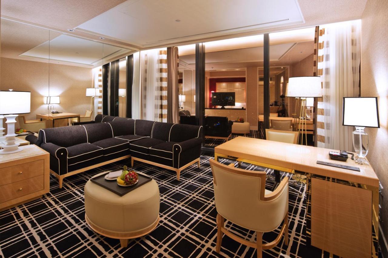 The Lin Hotel Taichung Exterior foto The interior of a suite at the Mandarin Oriental, Seoul