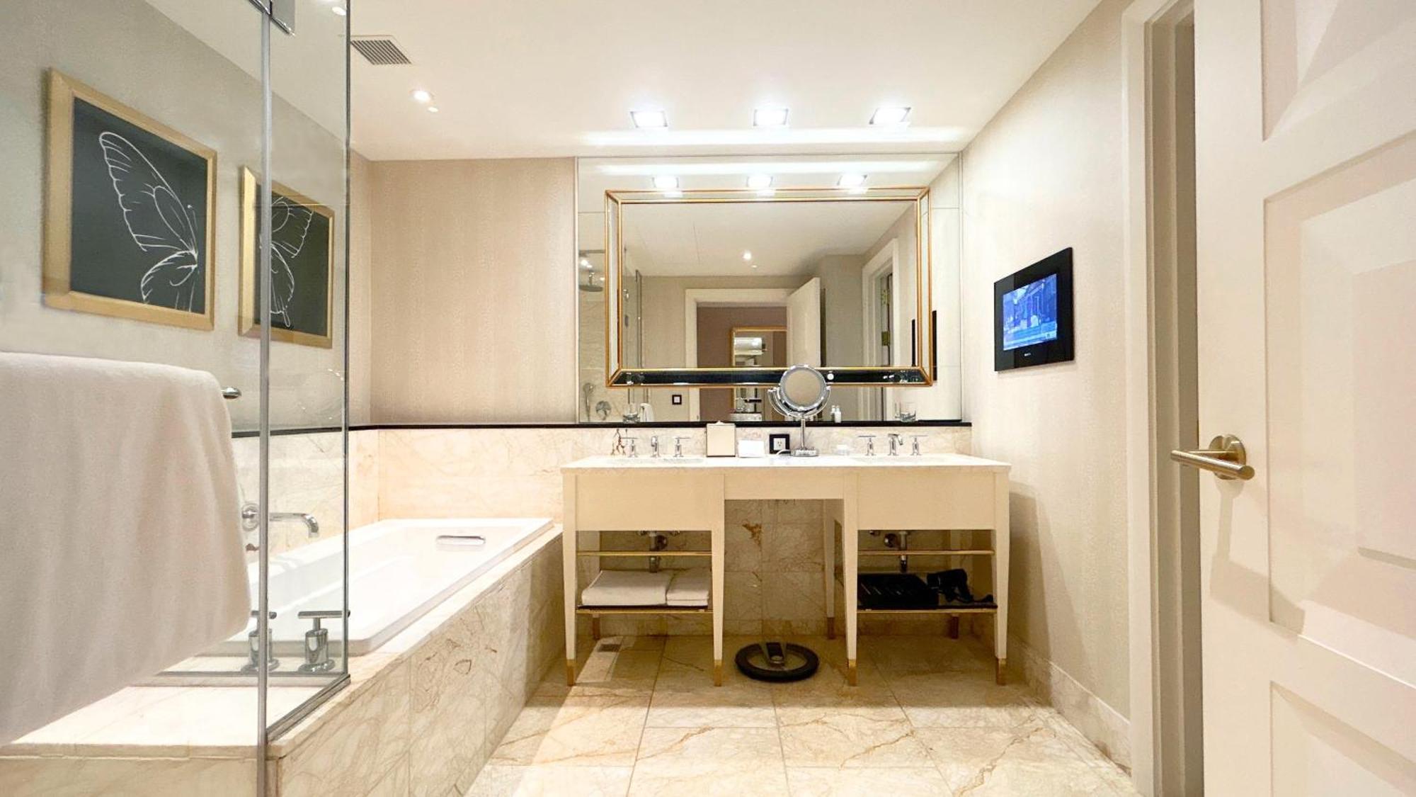 The Lin Hotel Taichung Exterior foto Bathroom